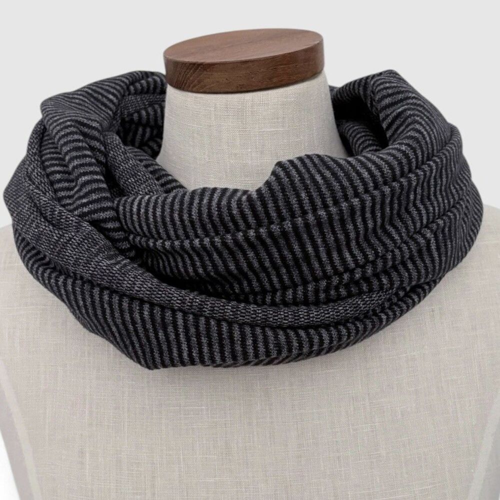 Lululemon Vinyasa Scarf REVERSIBLE Black + Charcoal Gray Stripes 27” X 56”